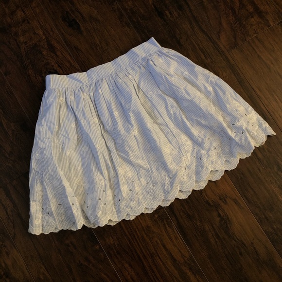 En Creme Dresses & Skirts - En Creme Lace Eyelet Skirt